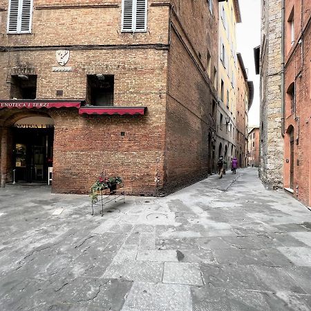 Kami-Central Beautiful Apartment Over The Roofs Siena Exterior photo