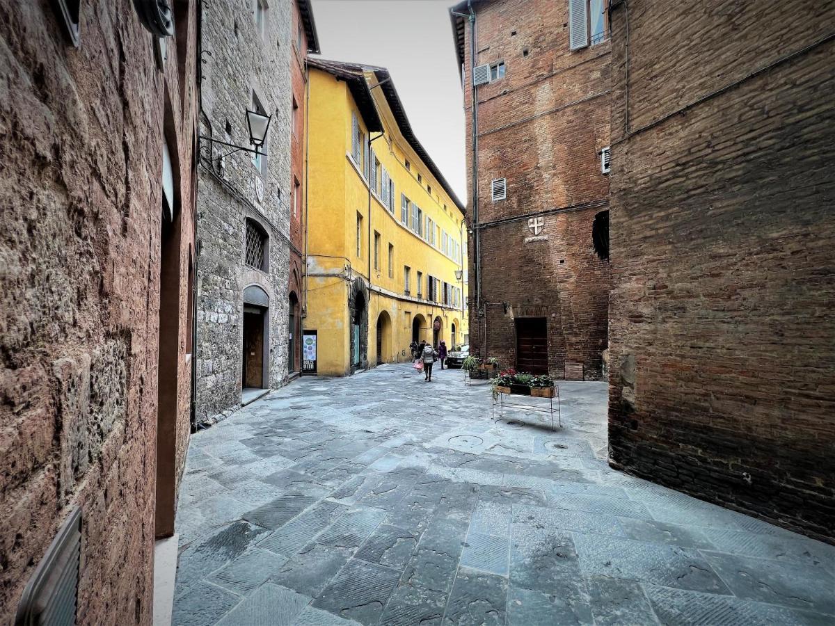 Kami-Central Beautiful Apartment Over The Roofs Siena Exterior photo