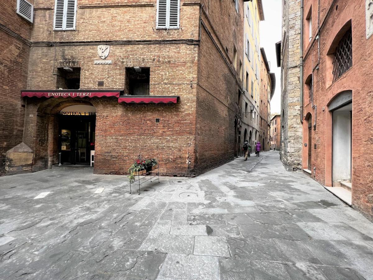 Kami-Central Beautiful Apartment Over The Roofs Siena Exterior photo